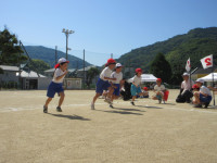 ７
